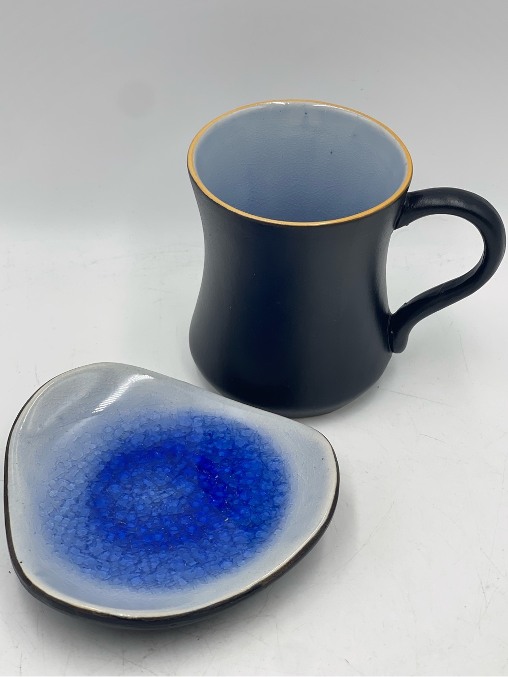 VTG 2pc Ceramics Monsoon Hourglass Coffee Cup & Triangular Saucer w/Blue
Crackle